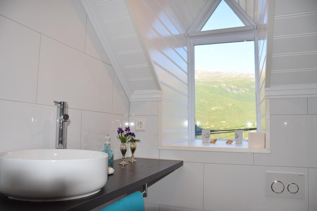 Dosen Gard Hotel Luster Екстериор снимка