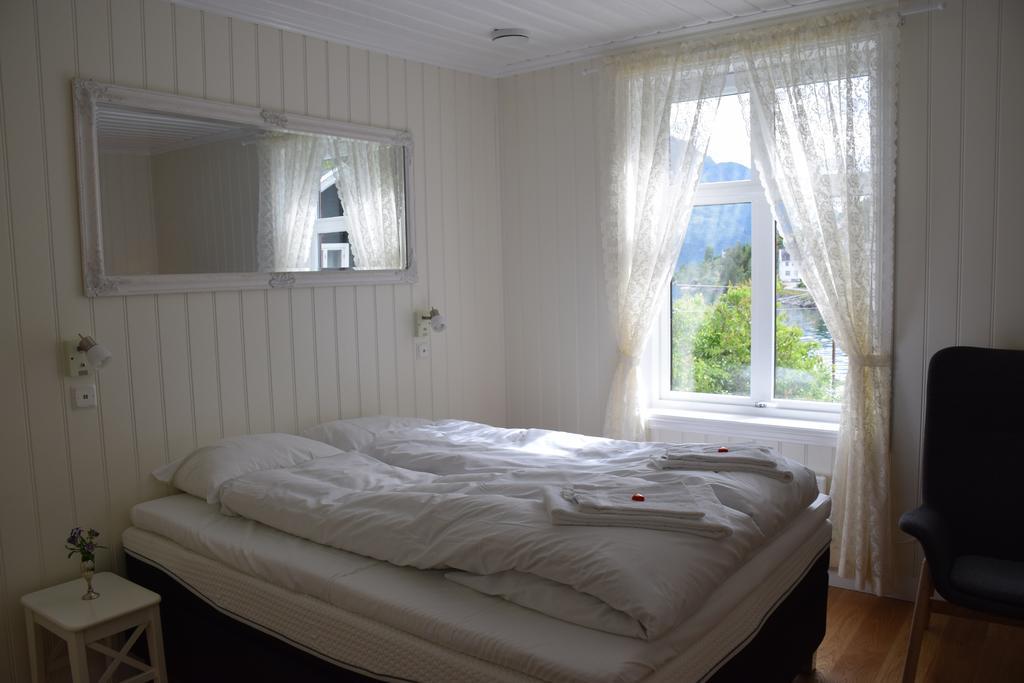 Dosen Gard Hotel Luster Екстериор снимка