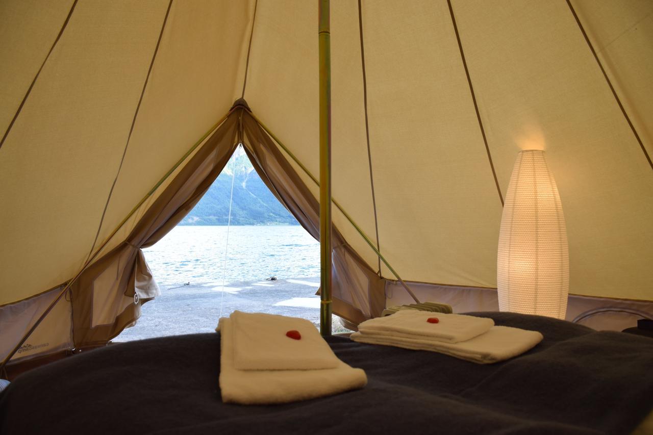 Dosen Gard Hotel Luster Екстериор снимка
