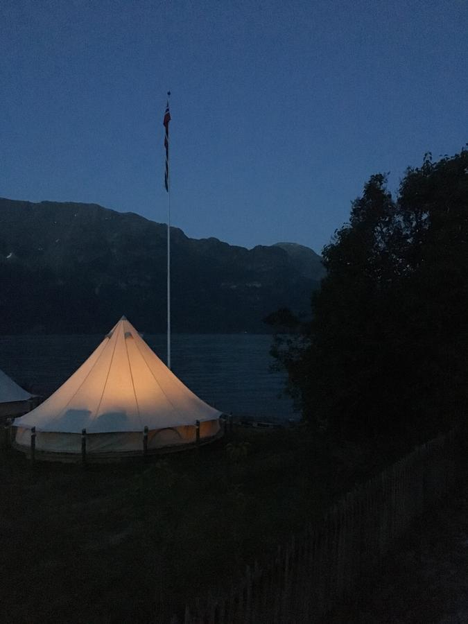 Dosen Gard Hotel Luster Екстериор снимка